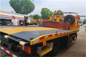 长丰附近拖车电话号码服务